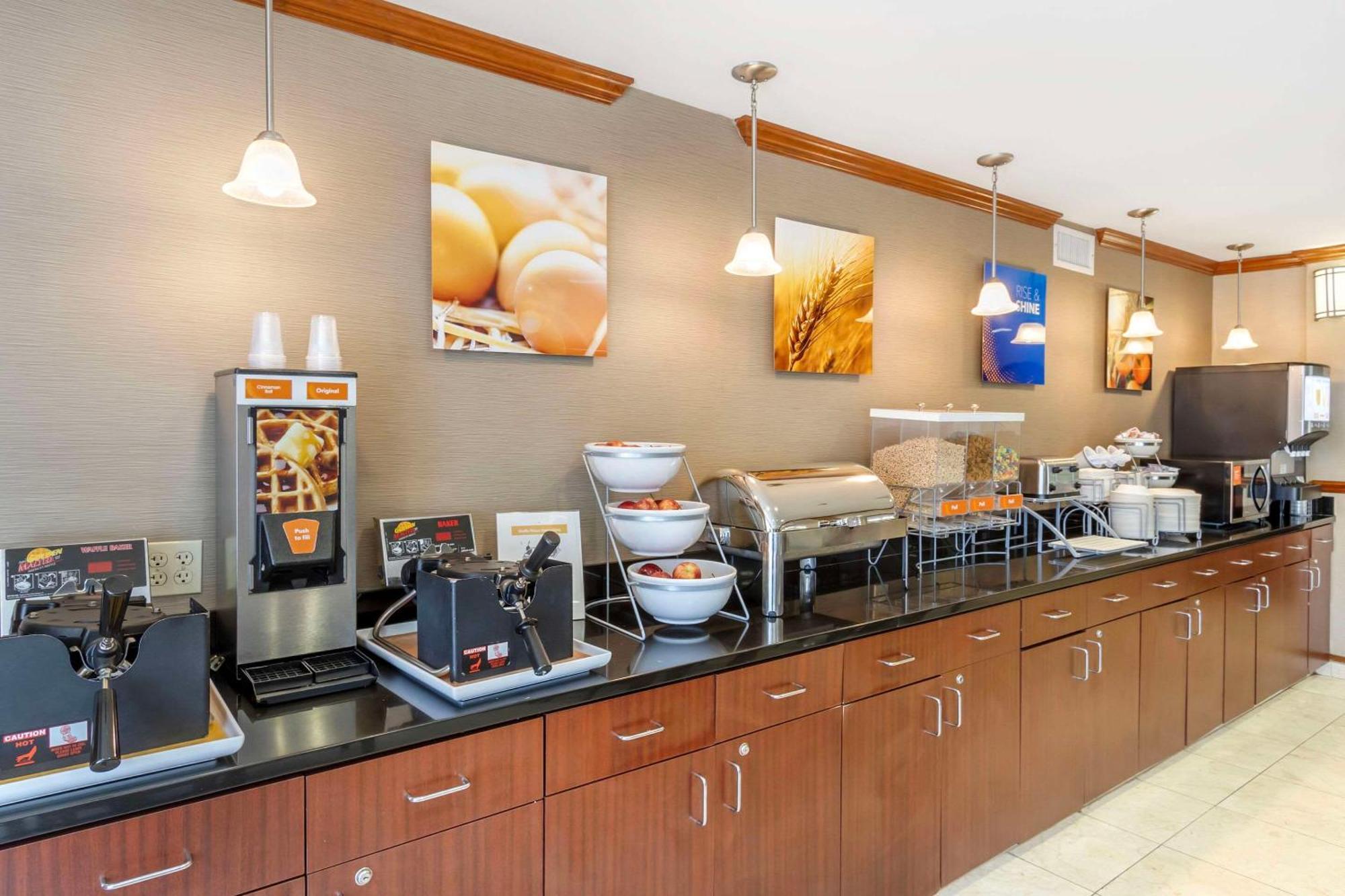 Comfort Inn & Suites Airport Convention Center North Charleston Extérieur photo