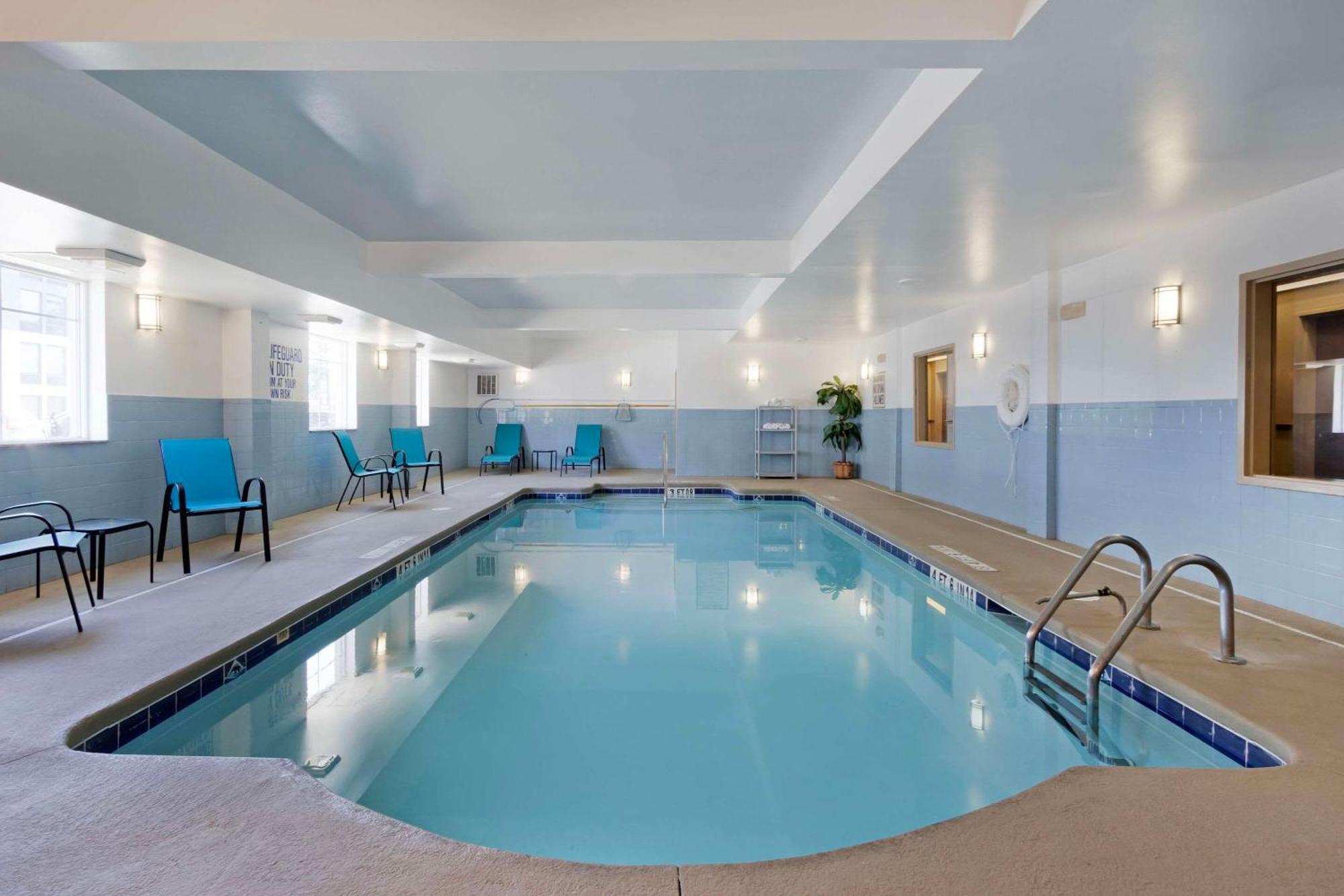 Comfort Inn & Suites Airport Convention Center North Charleston Extérieur photo