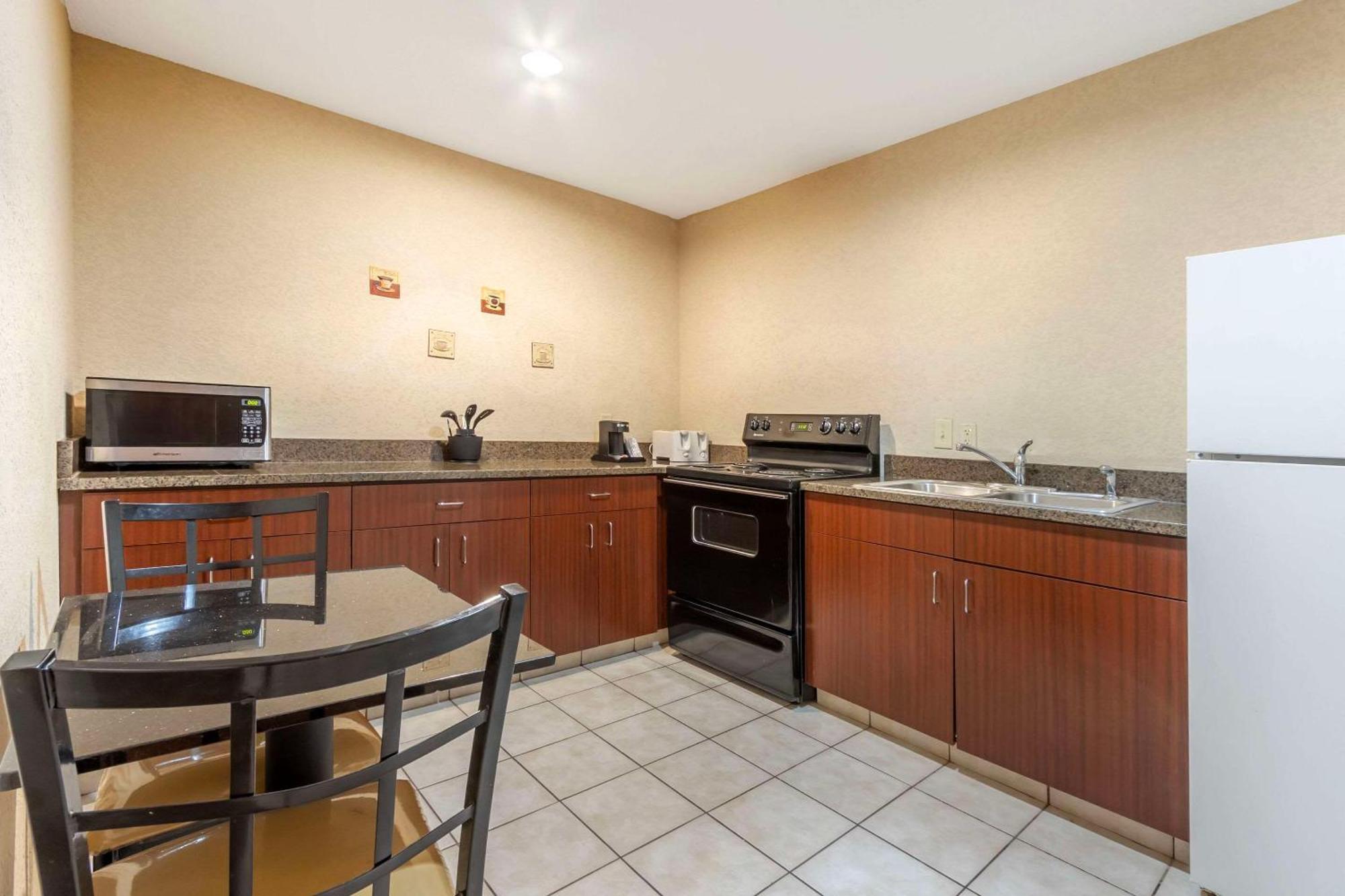 Comfort Inn & Suites Airport Convention Center North Charleston Extérieur photo