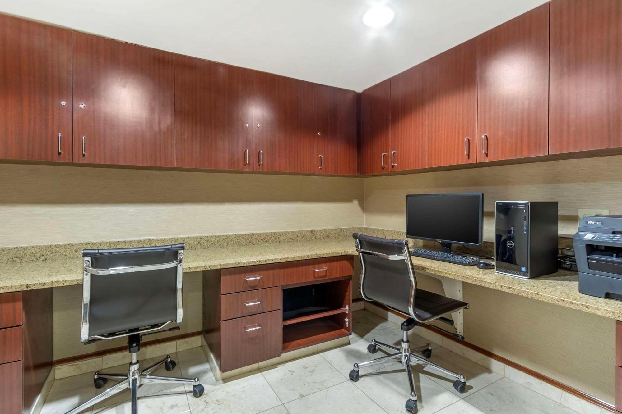 Comfort Inn & Suites Airport Convention Center North Charleston Extérieur photo