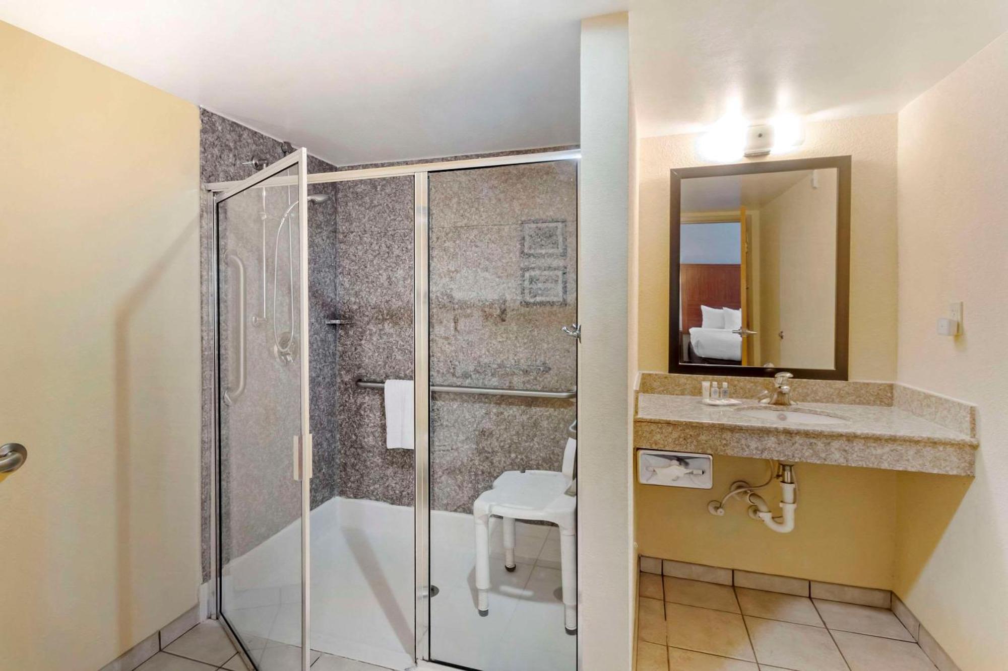 Comfort Inn & Suites Airport Convention Center North Charleston Extérieur photo