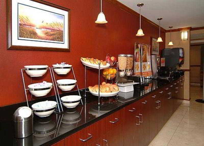 Comfort Inn & Suites Airport Convention Center North Charleston Extérieur photo